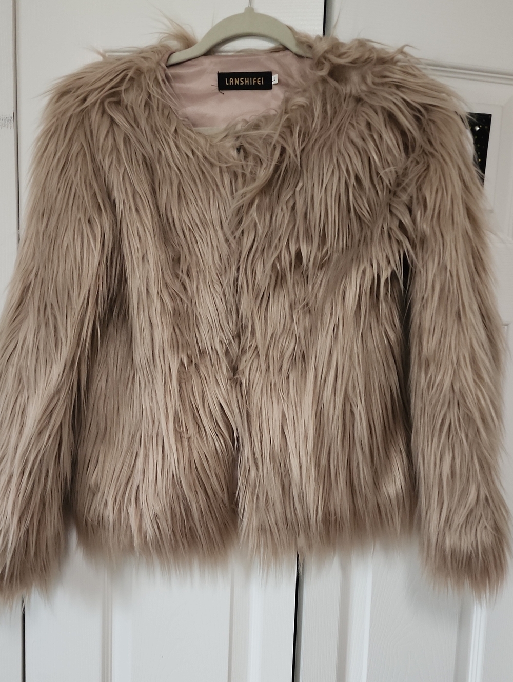 LANSHIFEI Women's Faux Fur Teddy Jacket in Taupe